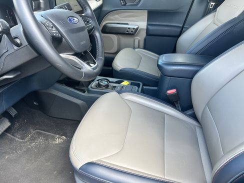 Certified 2025 Ford Maverick Lariat w/ 4K Tow Package AWD/4WD image 9