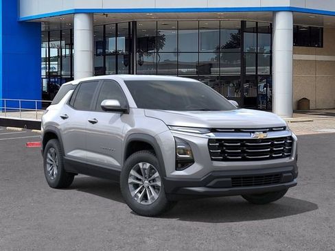 New 2026 Chevrolet Equinox LT w/ Convenience Package II FWD image 7