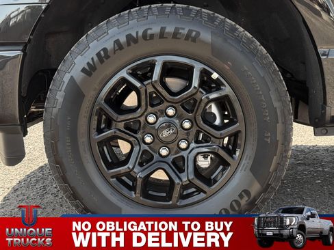 Used 2025 Ford F150 Lariat w/ FX4 Off-Road Package AWD/4WD image 12