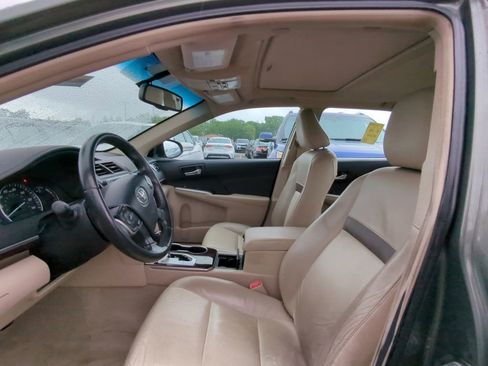 Used 2013 Toyota Camry XLE w/ Leather Pkg FWD image 6