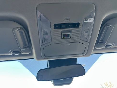 Used 2022 Toyota RAV4 XLE image 27