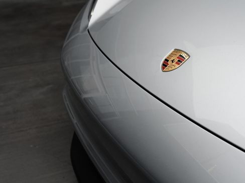 Used 2025 Porsche Macan Electric RWD image 39