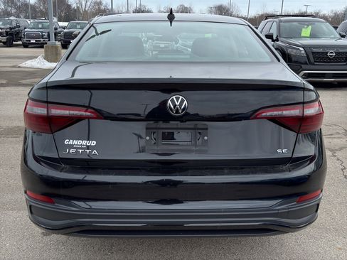 Used 2024 Volkswagen Jetta SE image 7