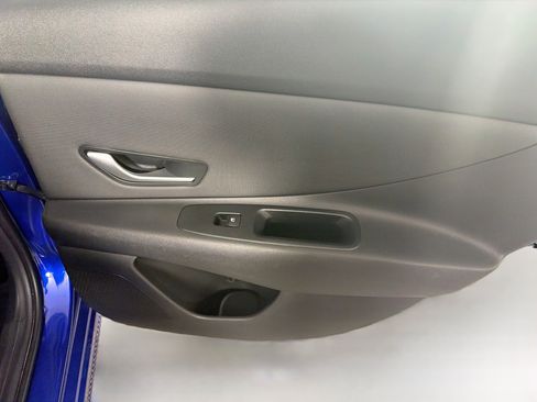 Used 2025 Hyundai Elantra SEL FWD image 30