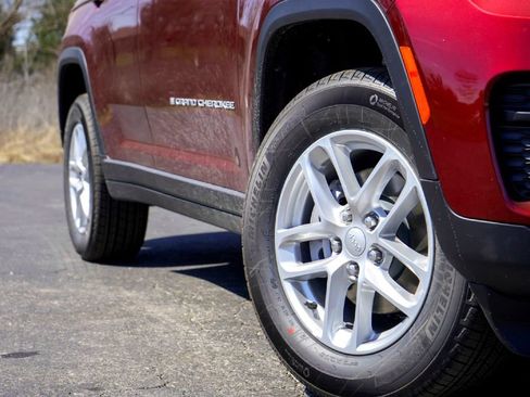New 2026 Jeep Grand Cherokee Laredo X RWD image 3