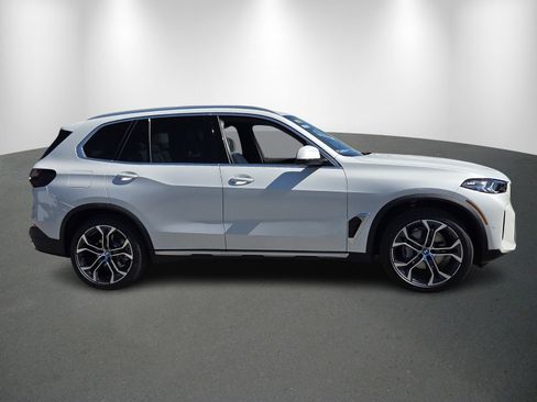 New 2026 BMW X5 xDrive40i AWD/4WD image 8