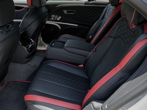 New 2025 Bentley Flying Spur Plug-In Hybrid image 38