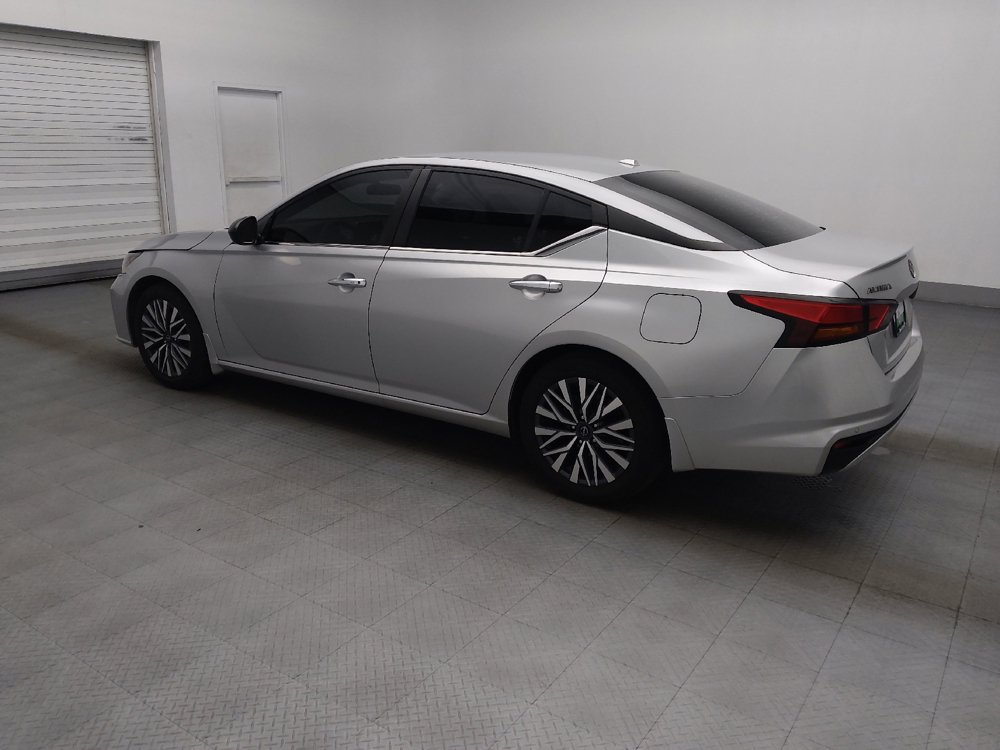 Used 2024 Nissan Altima 2.5 SV FWD image 3