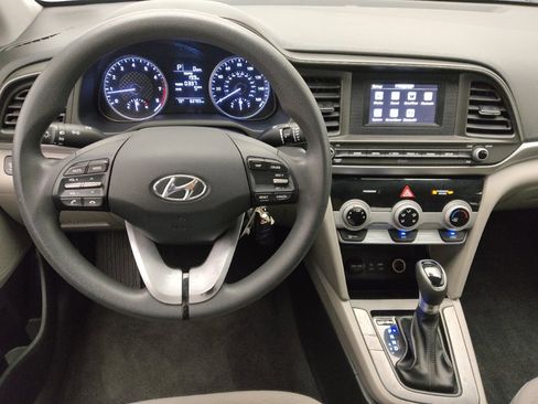 Used 2019 Hyundai Elantra SE image 22