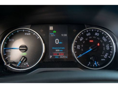 Used 2020 Toyota RAV4 LE image 21