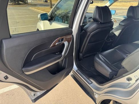 Used 2011 Acura MDX w/ Technology & Entertainment AWD/4WD image 9