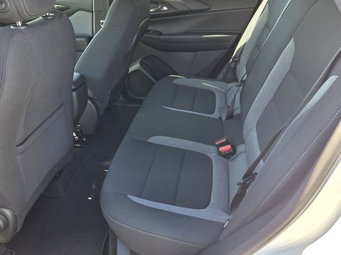 Used 2026 Chevrolet TrailBlazer LS FWD image 4