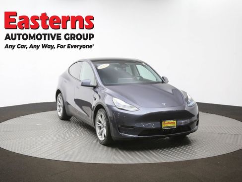 Used 2022 Tesla Model Y Long Range image 48