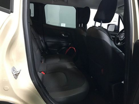 Used 2016 Jeep Renegade Trailhawk image 19