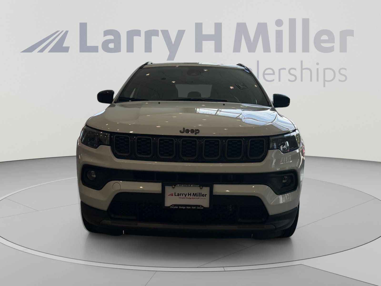 Used 2025 Jeep Compass Latitude w/ Convenience Group AWD/4WD image 8