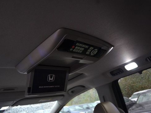 Used 2015 Honda Odyssey Touring image 10