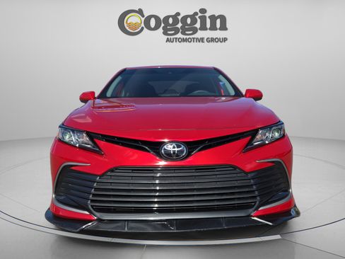 Used 2024 Toyota Camry LE image 9