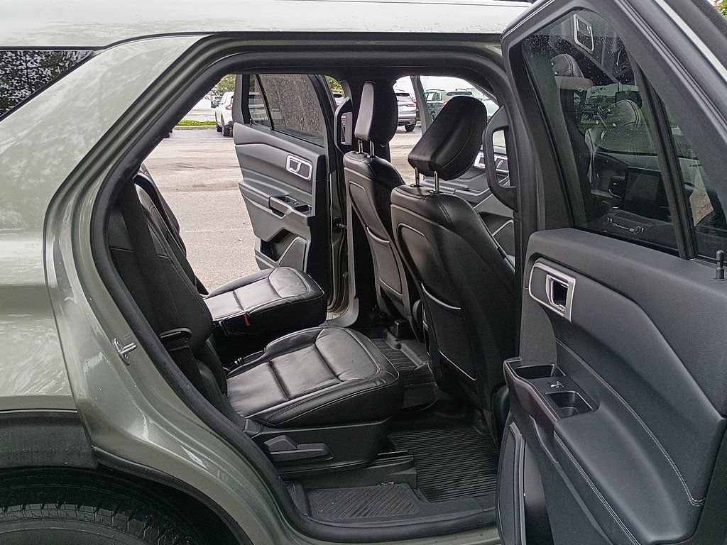 Used 2020 Ford Explorer XLT w/ Equipment Group 202A AWD/4WD image 16