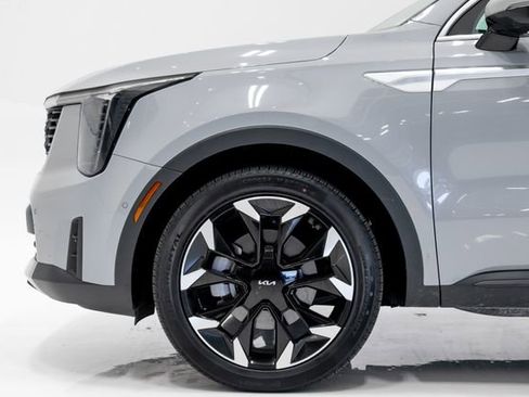 Used 2025 Kia Sorento SX FWD image 30