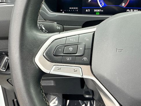 Used 2023 Volkswagen Tiguan SE image 35