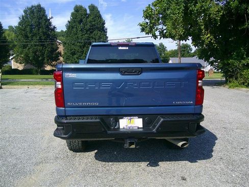 Used 2024 Chevrolet Silverado 2500 Custom w/ Custom Value Package AWD/4WD image 4
