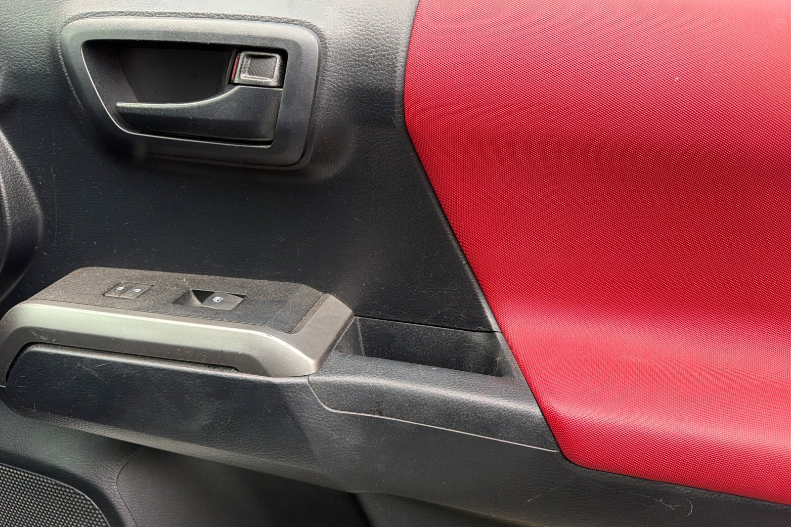 Used 2019 Toyota Tacoma SR5 RWD image 21