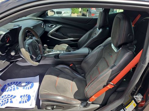 Used 2017 Chevrolet Camaro ZL1 RWD image 9