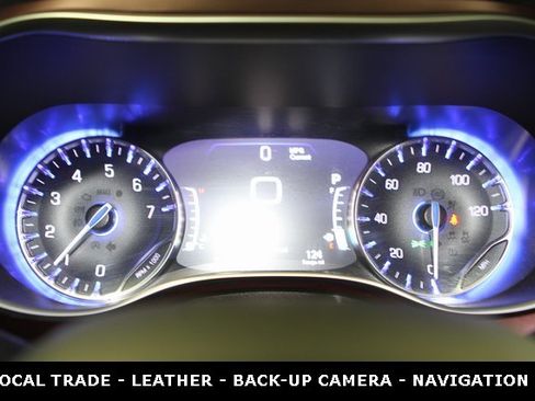 Used 2017 Chrysler Pacifica Limited image 18