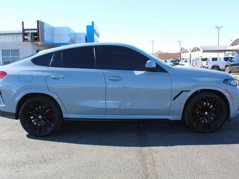 Used 2024 BMW X6 xDrive40i w/ Premium Package image 2