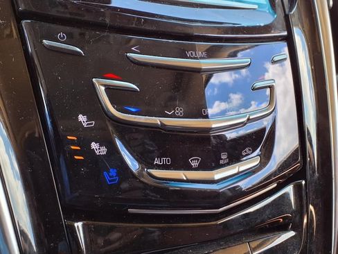 Used 2019 Cadillac Escalade Premium Luxury image 22