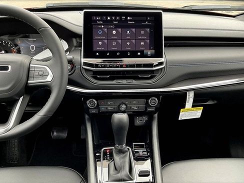 New 2025 Jeep Compass Latitude w/ Altitude Special Edition image 7