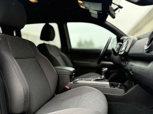 Used 2016 Toyota Tacoma SR5 image 14