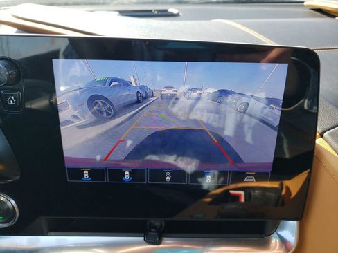 Used 2021 Chevrolet Corvette Stingray Preferred Cpe w/ Body-Color Dual Roof Package image 21