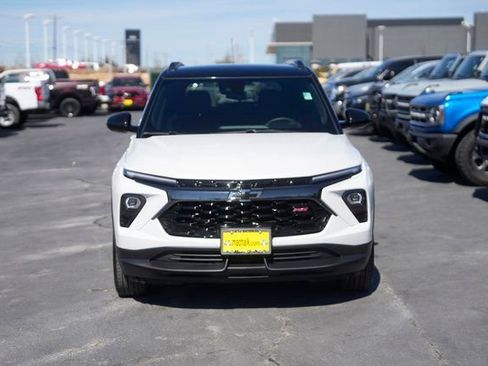 Used 2024 Chevrolet TrailBlazer RS w/ Driver Confidence Package image 3