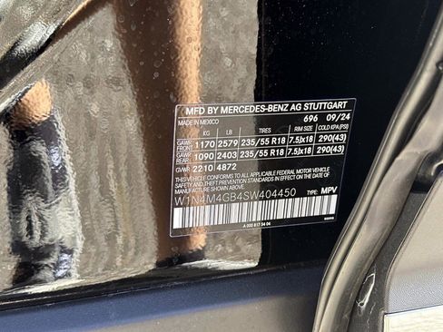 Used 2025 Mercedes-Benz GLB 250 image 31