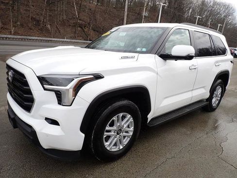 Certified 2025 Toyota Sequoia SR5 image 10