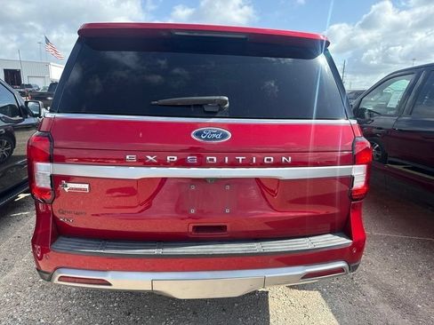 Used 2022 Ford Expedition XLT RWD image 4