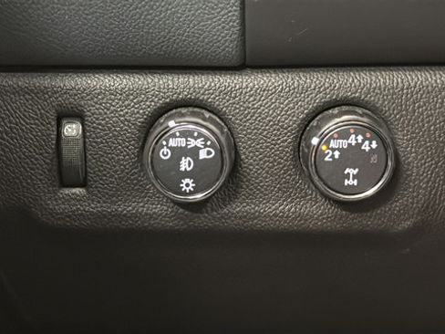 Used 2022 Chevrolet Colorado Z71 w/ Z71 Midnight Edition AWD/4WD image 30