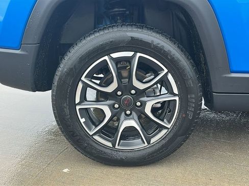 Used 2025 Jeep Compass Trailhawk AWD/4WD image 17