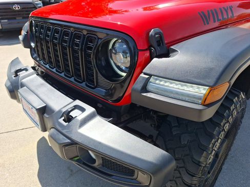 Used 2024 Jeep Wrangler Unlimited Sport AWD/4WD image 10