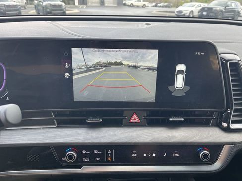 Used 2025 Kia Sportage X-Line w/ Premium Package image 17