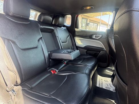 Used 2025 Jeep Compass Limited image 12