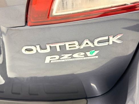 Used 2016 Subaru Outback 2.5i Premium image 14