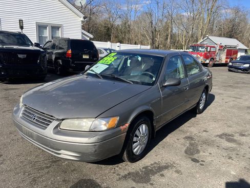Used 1999 Toyota Camry LE image 3