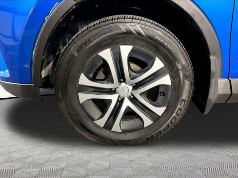 Used 2018 Toyota RAV4 LE w/ All Weather Liner Package FWD image 33