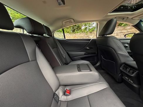 Certified 2024 Lexus ES 350 w/ Premium Package FWD image 36