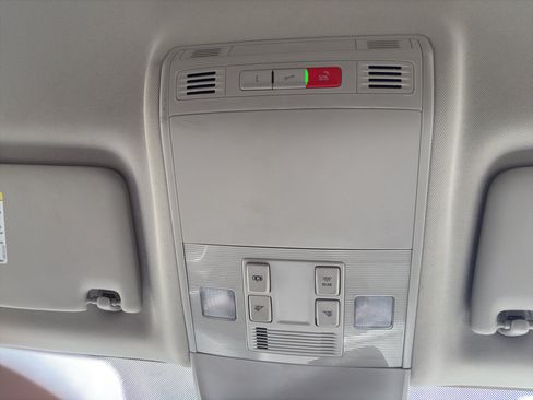 Used 2025 Volkswagen Taos S FWD image 15
