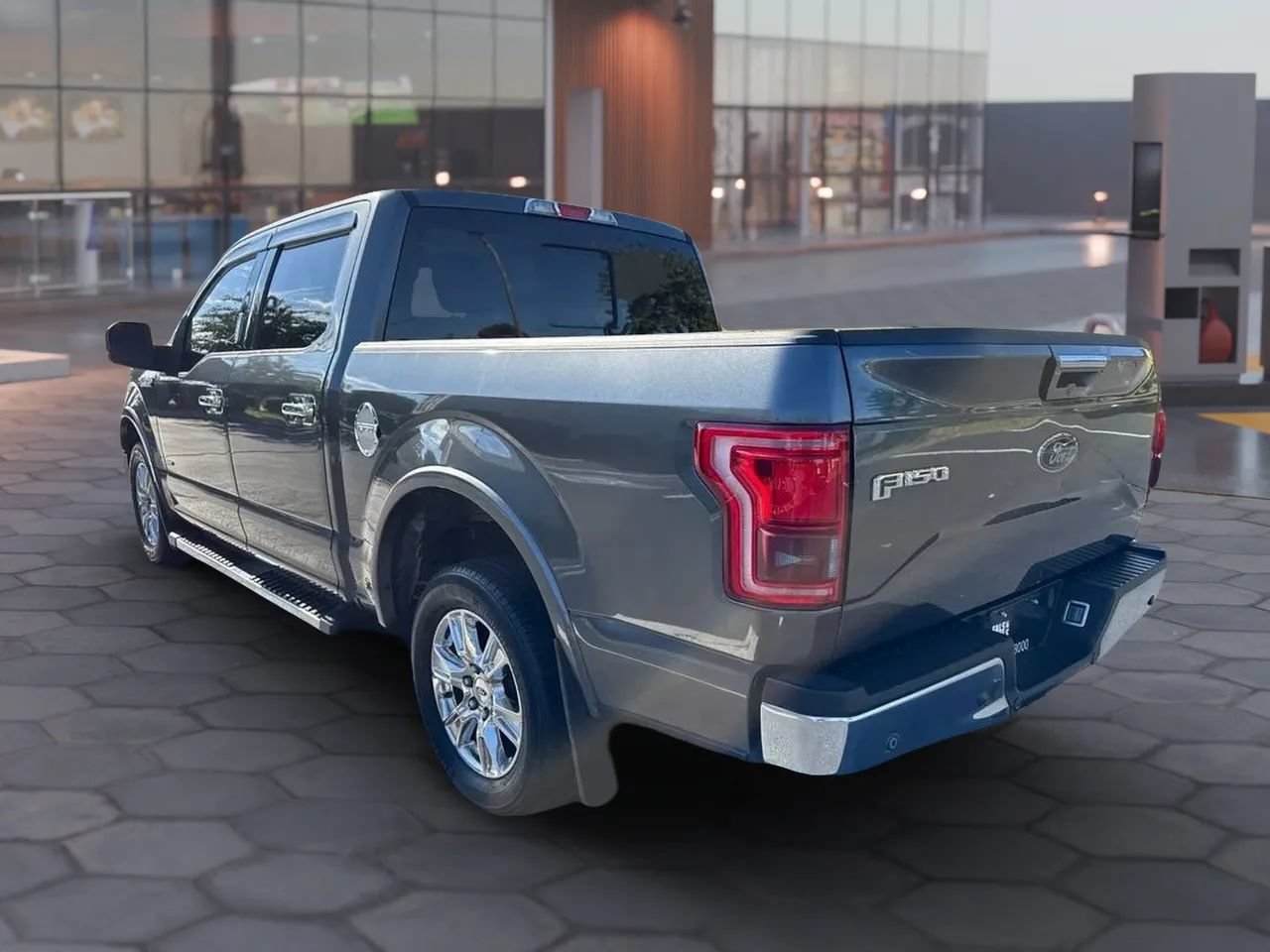 Used 2016 Ford F150 Lariat w/ Equipment Group 502A Luxury RWD image 3