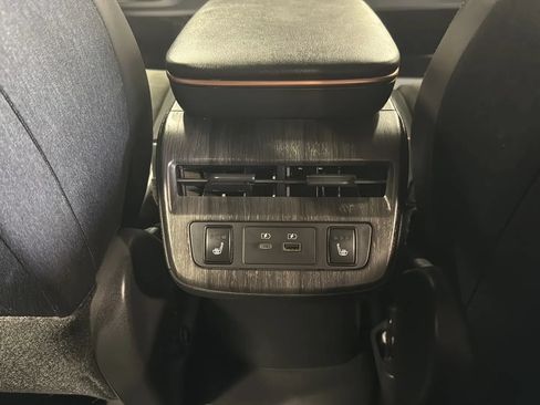 Used 2024 Nissan Ariya AWD image 20