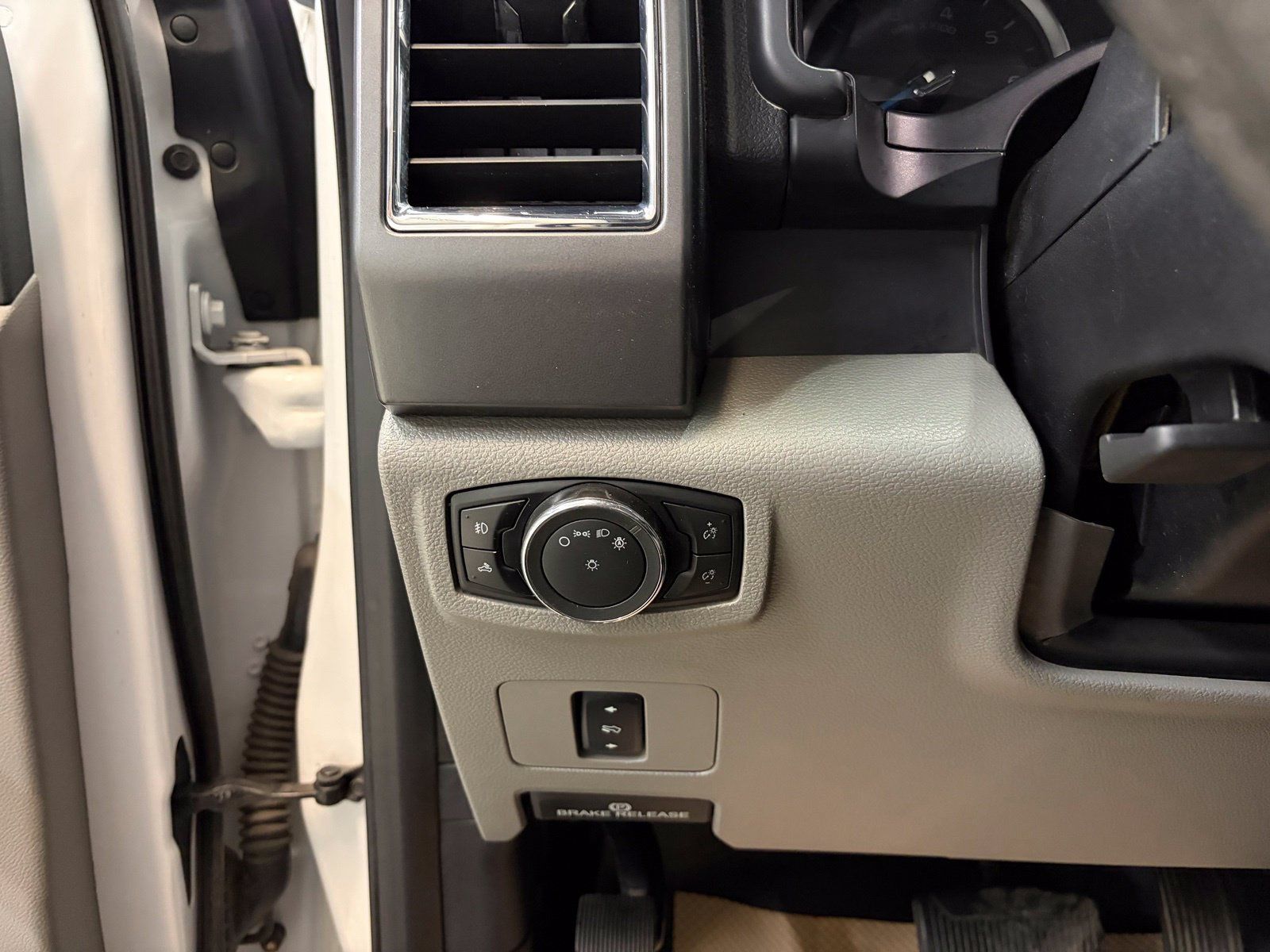 Used 2017 Ford F250 XLT w/ XLT Value Package AWD/4WD image 17